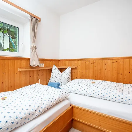 Auszeit Am Walchensee Mit Garten, Seeblick & Sauna Apartman *